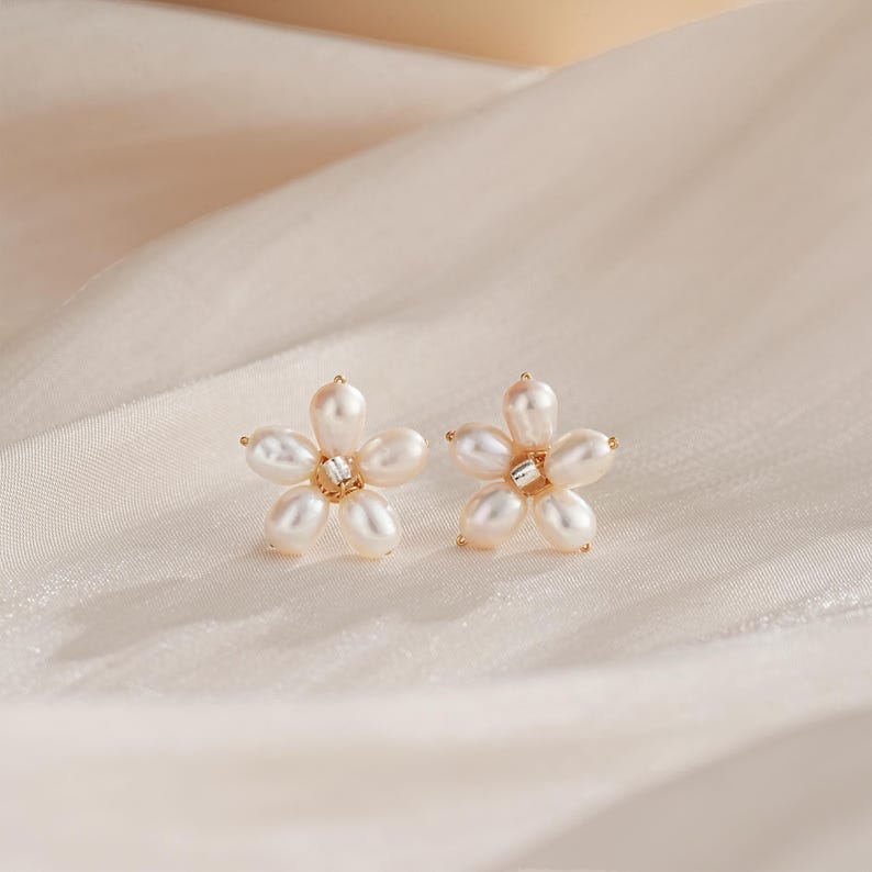 Freshwater Pearl Earrings,Dainty Flower Hoop Earrings,Daisy Pearl Earrings,Pearl Bracelet,Bridal Earrings,Wedding Earrings,Pearl Jewelry Set